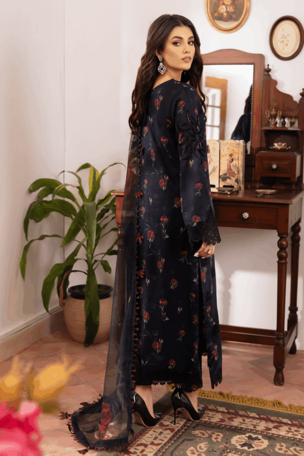 IZNIK (DASTAAN) PREMIUM LAWN - IDL 04 DIMAH - Image 4