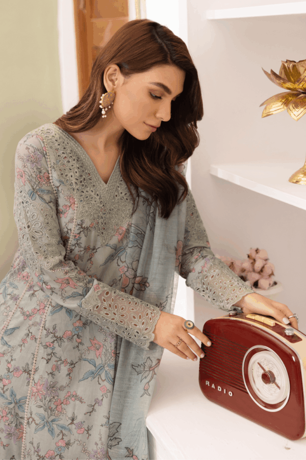 IZNIK (DASTAAN) PREMIUM LAWN - IDL 06 BADAR - Image 4